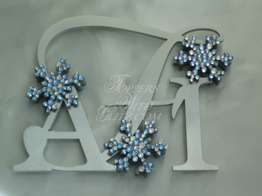 Mini snowflakes with monogram cake topper